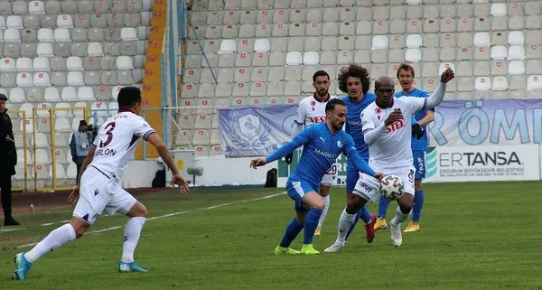 erzurumda-sessiz-firtina-bb-erzurumspor-0-0-trabzonspor-mac-sonu-ozet-1615734798430.jpeg Erzurum'da sessiz fırtına! (BB Erzurumspor 0-0 Trabzonspor MAÇ SONU ÖZET)-2