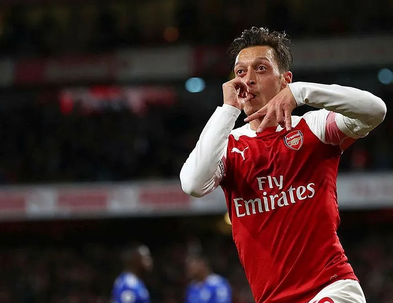 Mesut Özil çılgınlıgı