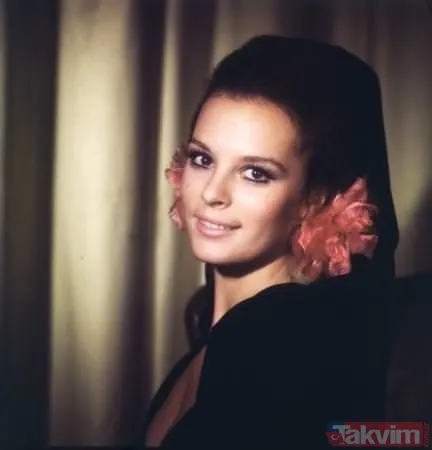 Pınar Altuğ gençliğindeki mayolu fotoğrafıyla hayrete düşürdü! - 22