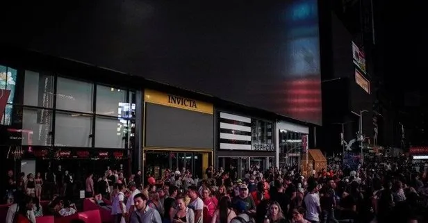 New York'ta elektrik kesintisi hayatı felç etti