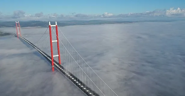 Çanakkale Boğazı'nda gemi geçişleri 'sis'e takıldı