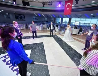 Sosyal mesafe çubuğuyla halay önerisi