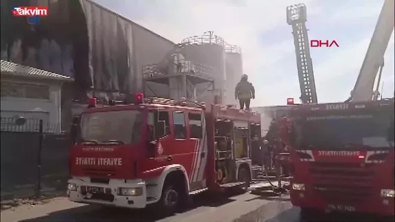 🚒🔥 Tuzla’da fabrika yangını! 🔥🚒