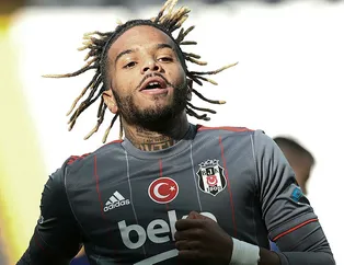 Son dakika Beşiktaş haberleri... Teknik Direktör Şenol Güneş ile yıldızları bir türlü barışmamıştı! Valentin Rosier’e İtalya’dan talip var