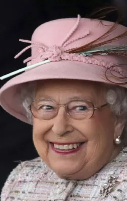 Kraliçe kural bozdu! Meghan artık resmen...