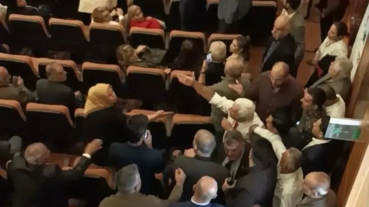 CHP Kahramanmaraş İl Kongresi’nde iki taraf arasında kavga çıktı