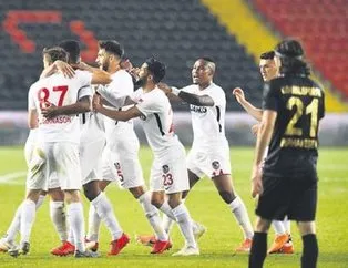 Gazişehir adını finale yazdırdı