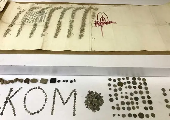 Kaçakçılık operasyonunda "Divan-ı Humayun beratları" ele geçirildi-2