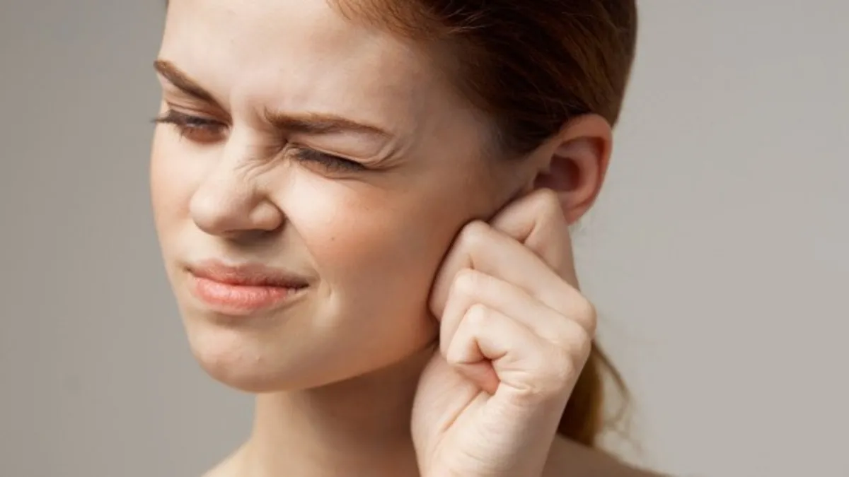 20'li yaşlarda başlıyor, kadınlarda 2 kat fazla görülüyor: Demans riskini artıran kulak hastalığı