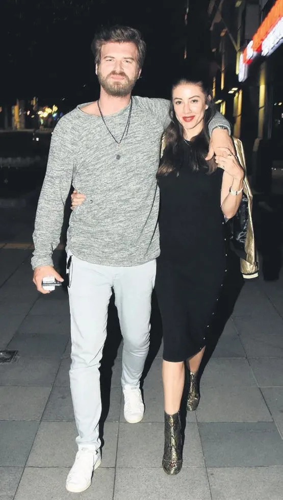 turkiye-dayanismasini-yine-gosterdi-haluk-leventin-baslattigi-yardim-kampanyasina-unlulerden-destek-yagdi-1585518177411.jpeg Türkiye dayanışmasını yine gösterdi! Haluk Levent’in başlattığı yardım kampanyasına ünlülerden destek yağdı-2