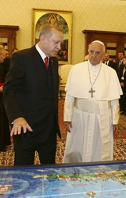 Cumhurbaşkanı Erdoğan'dan Papa'ya hediye