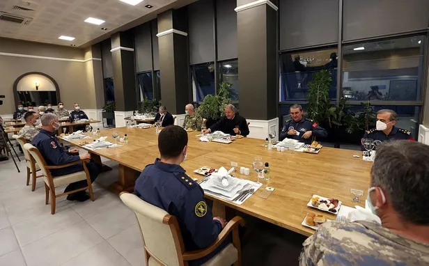 SON DAKİKA: Bakan Akar duyurdu: 1'i sözde bölge sorumlusu 7 terörist öldürüldü-7