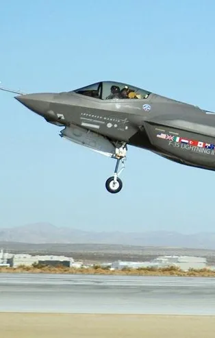 Türkiye'ye 2 F-35 uçağı daha yolda