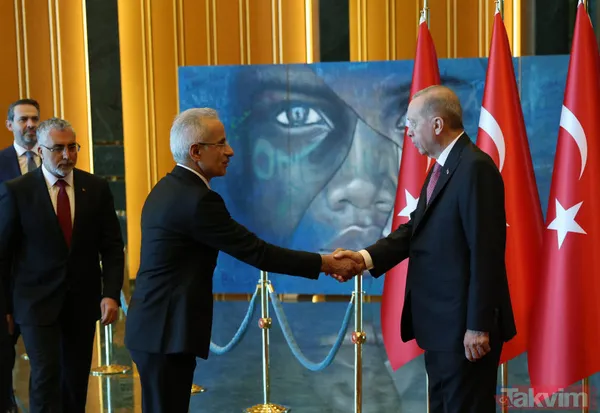 Külliye'de '30 Ağustos' kabulleri! Başkan Erdoğan'dan Türkiye'nin ilk kadın amirali Gökçen Fırat'a: Sen benim hemşehrimdin he? - 18