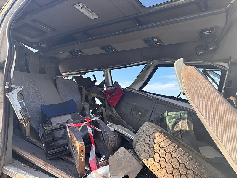 Trabzon'da can pazarı! Trafik ışıklarında bekleyen minibüse TIR çarptı: Çok sayıda yaralı var (DHA)