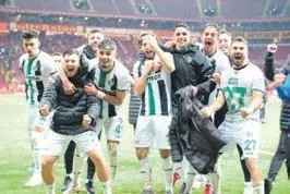 ferdi-kadioglu-45-yil-daha-fenerbahcede-olacak-1641250676625.jpeg Ferdi Kadıoğlu 4,5 yıl daha Fenerbahçe'de olacak!-14