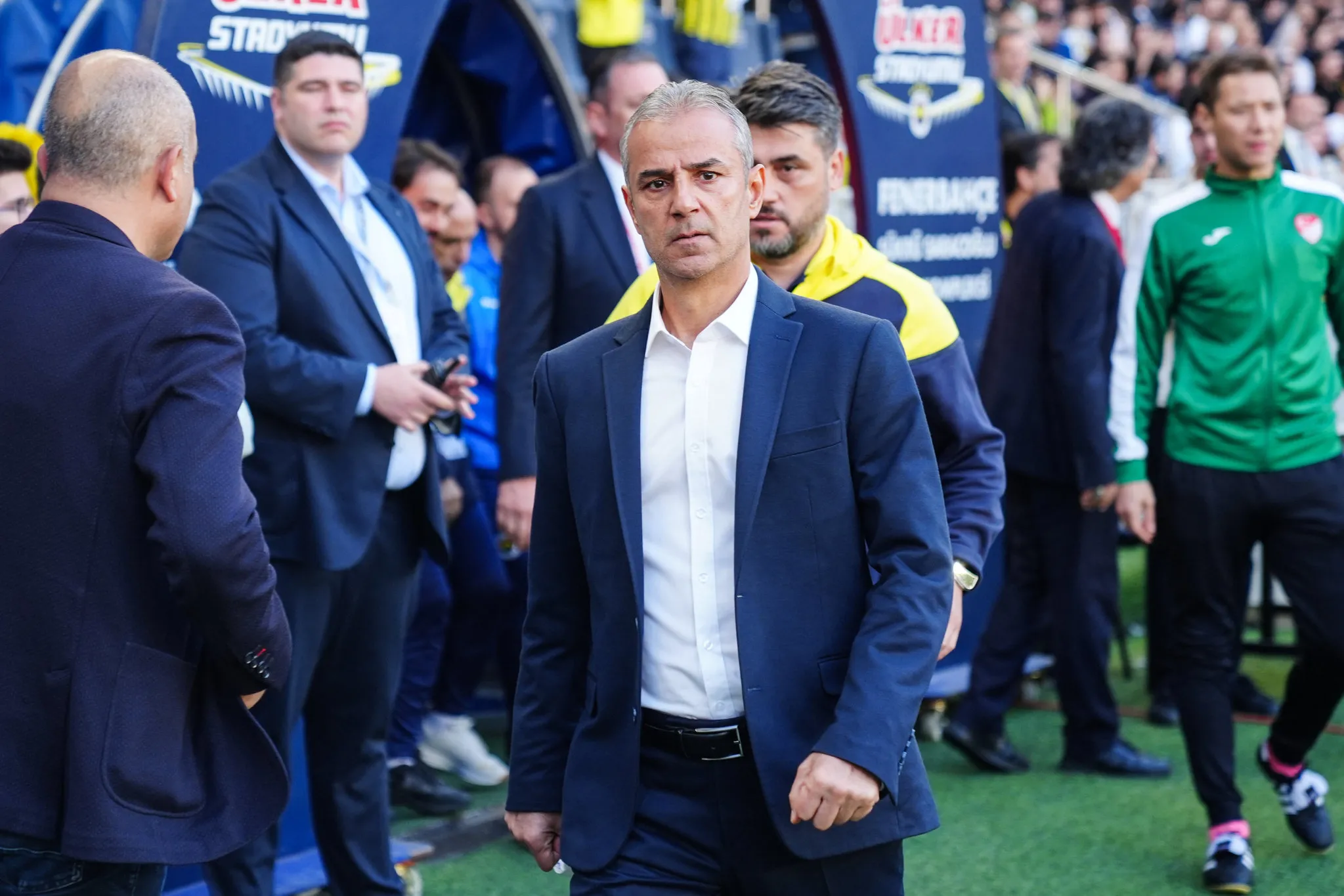 Fenerbahçe'de İsmail Kartal'dan camiayı şoke eden karar! - 3