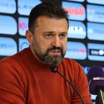 İZLE I Sivasspor Teknik Direktörü Bülent Uygun’dan hakem tepkisi! Bilseydim Taha Akgül’ü getirirdim