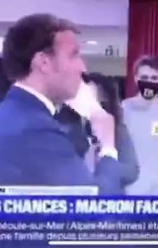 Fransa'da alay konusu oldu: Öğrencilere korona tedbirlerini anlatan Macron maskesini çıkarıp öksürdü