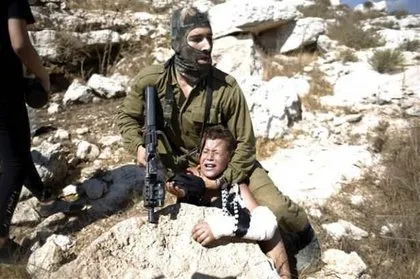 İsrail askeri çocuklara saldırdı
