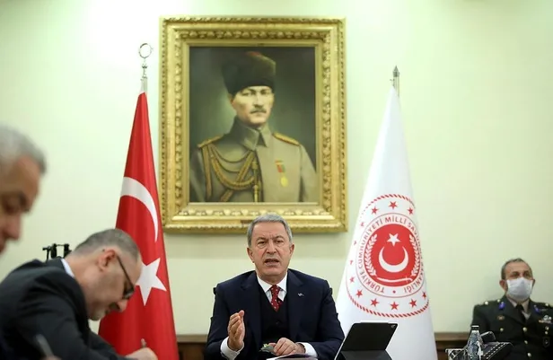 Son dakika: Bakan Akar açıkladı: Haftada 1 milyon maske, 5 bin tulum, 5 bin litre dezenfektan üretiliyor-2