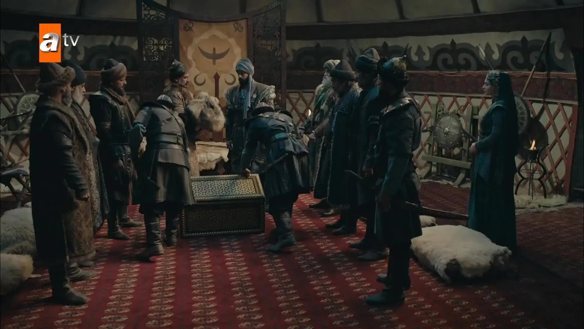 Selçuklu sultanı Osman Bey'e hilat gönderdi