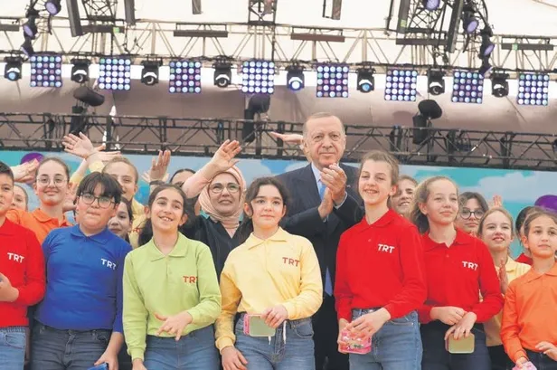 23 Nisan Ulusal Egemenlik ve Çocuk Bayramı, tüm yurtta coşkuyla kutlandı-2