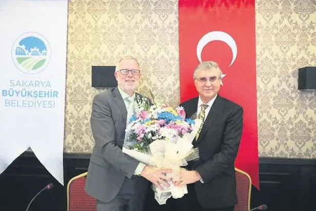 1640543832909.jpeg Sakarya 3.Tarım, Hayvancılık Makinaları Teknolojileri Fuarı'nda Başkan Ekrem yüceden çiftçileri sevindiren açıklama-5