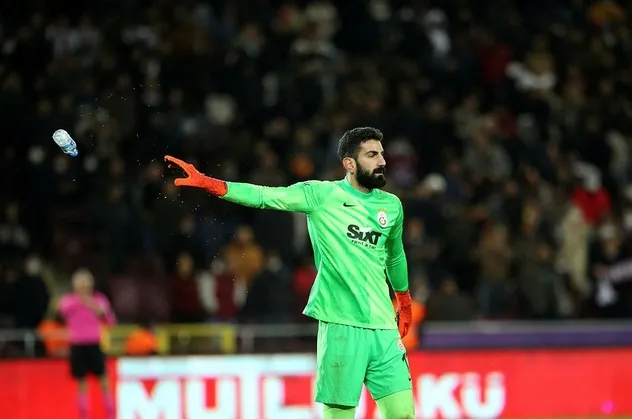 Galatasaray Mali Genel Kurul'da rakamları açıkladı taraftar isyan etti! İsmail Çipe’nin menajerine tam 360 bin lira...