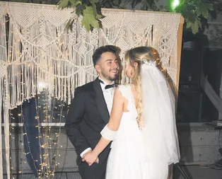 Youtuber Enes Batur evlendi! Takipçileri inanmakta güçlük çekti...