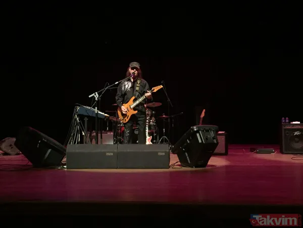 Grubun Solisti Kobi Farhi, Paylaşımında, "Sevgili Erkin Baba. Zamanımızın En Büyük Rock Kahramanlarından Biri Olarak Anılacaksın. Bugün Özgürce Yürüdüğümüz...