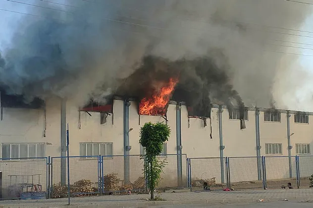 Denizli'de korkutan yangın! Bölgeye çok sayıda ekip sevkedildi