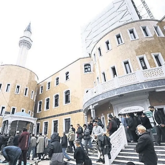 Berlin Fatihi Emre hoca