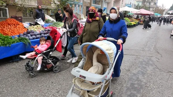 tokatta-bebek-arabasindan-gelen-sese-anlam-veremeyenler-kazi-gorunce-saskinliklarini-gizleyemedi-1606910574043.jpg Tokat'ta bebek arabasından gelen sese anlam veremeyenler kazı görünce şaşkınlıklarını gizleyemedi-3