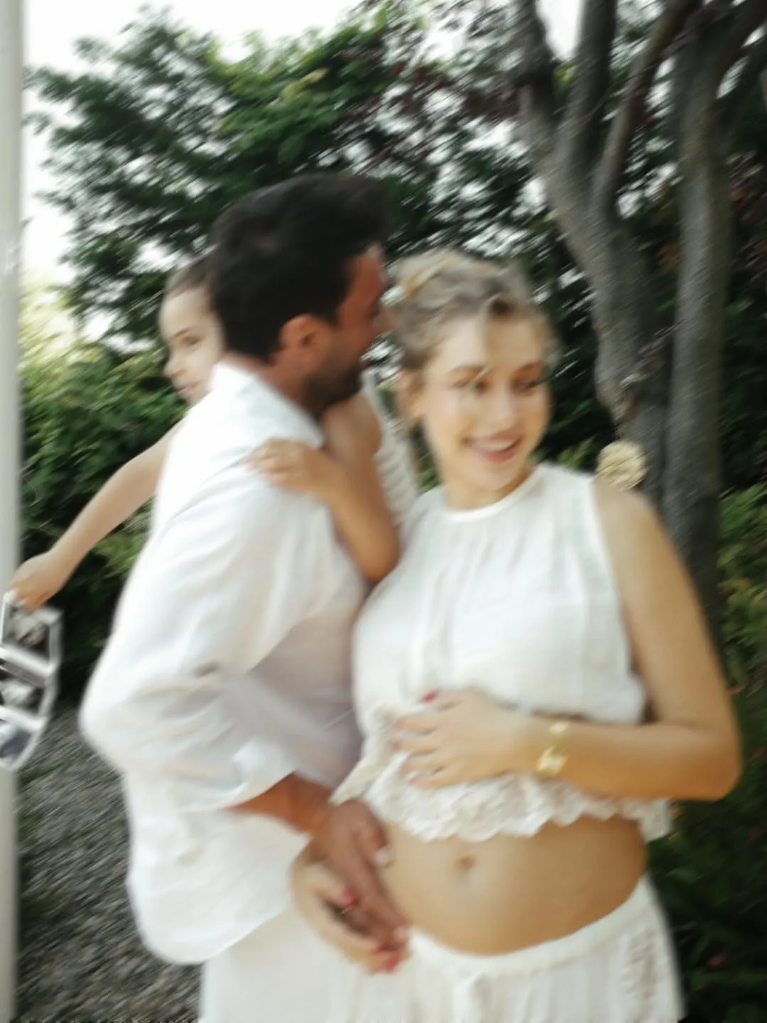 1781444061902.jpg Hande Erçel yeniden teyze oluyor! Gamze Erçel'in paylaşımına yorum yağdı: "Bence 5 ama sen bilirsin"-3