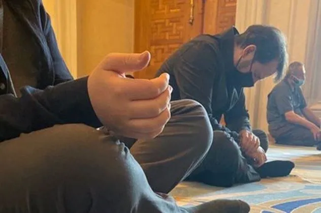 Berat Albayrak, Cuma namazını Çamlıca Camii'nde kıldı