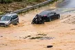 Başakşehir’de yollar göle döndü: Araçlar mahsur kaldı!