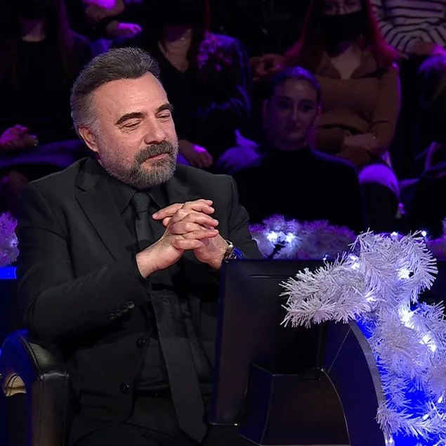 İzlediğiniz filmin oyuncuları arasında Emel Sayın, Tarık Akan, Kemal Sunal, Münir Özkul  Zeki Alasya, Metin Akpınar, Halit Aktepe, Adile Naşit ve Perrin Kutman varsa, bu film hangisidir?