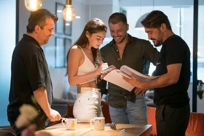 Arıza dizisinde çalan müzik kimin? Yürüyorum Dikenlerin Üstünde şarkısını kim söylüyor?-3