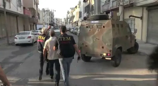 chpli-mersin-buyuksehir-belediyesi-calisanlarina-pkk-davasinda-yeni-gelisme-icisleri-bakani-suleyman-soylu-isa-1669221910089.jpg CHP'li Mersin Büyükşehir Belediyesi çalışanlarına PKK davasında yeni gelişme! Bakan Soylu işaret etmişti: 14 şüpheli yargılanacak-4