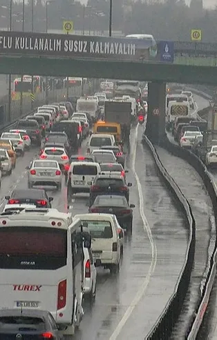 İstanbul'da kısıtlama trafiği erken başladı! 12 Şubat İstanbul güncel trafik durumu