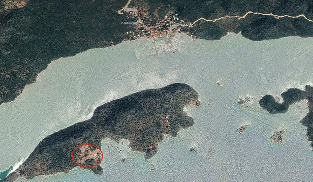 son-dakika-doga-harikasi-koyda-kacak-villa-skandali-pandemiyi-firsata-cevirdiler-sikayet-yagiyor-1603176470418.jpg SON DAKİKA: Doğa harikası koyda kaçak villa skandalı!-4