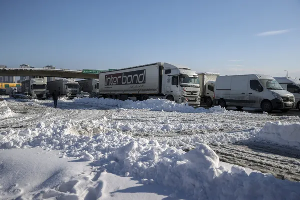 son-dakika-istanbul-valisi-ali-yerlikayadan-vatandaslara-cagri-hadimkoy-giseler-arnavutkoy-arasindaki-araclari-1643194398551.jpg SON DAKİKA: İstanbul Valisi Ali Yerlikaya'dan vatandaşlara çağrı: Hadımköy Gişeler-Arnavutköy arasındaki araçlarınızı alın yoksa çekeceğiz-9