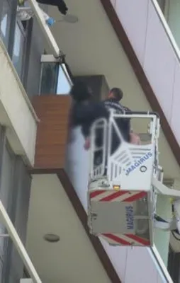Ukrayna uyruklu Olena Tyhly Bayrampaşa'da balkon korkuluklarına asılı halde bulundu
