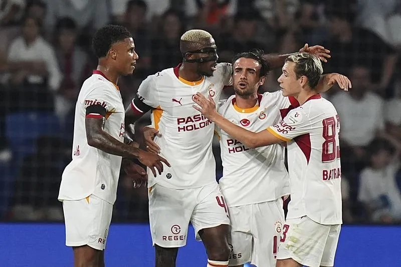 galatasarayda-osimhen-trabzonspor-macinda-oynamak-istiyor-osimhenden-okan-buruka-derbi-mesaji-1789456190859.jpeg Osimhen'in gözü o maçta! Oynamak istiyor-3