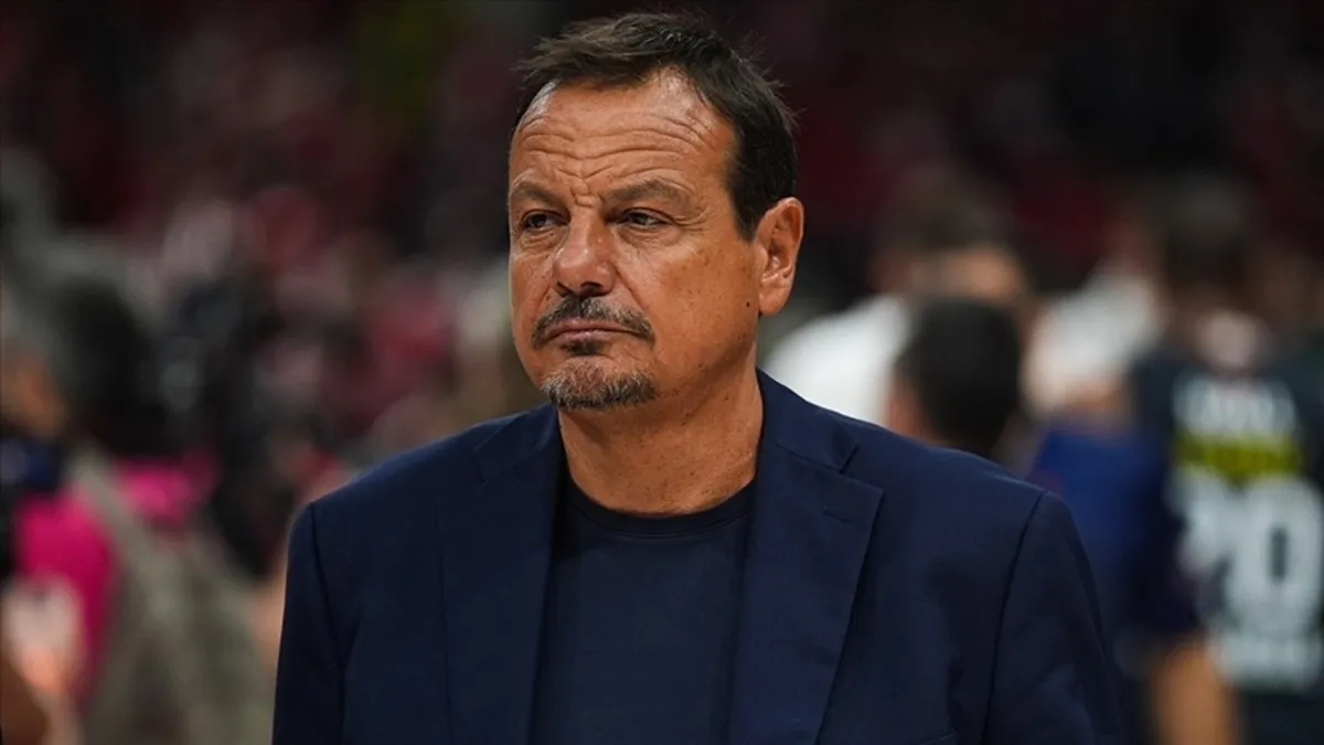 Yunanistan'da ortalık karıştı | Olympiakos taraftarından Türkiye'ye yönelik küfürlü tezahürat! Ergin Ataman'dan sert tepki