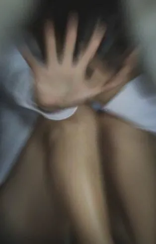 İstanbul'da 18 yaşındaki genç kıza tecavüz skandalı! Jiletle korkutup ellerini şarj kablosuyla bağladı ve...