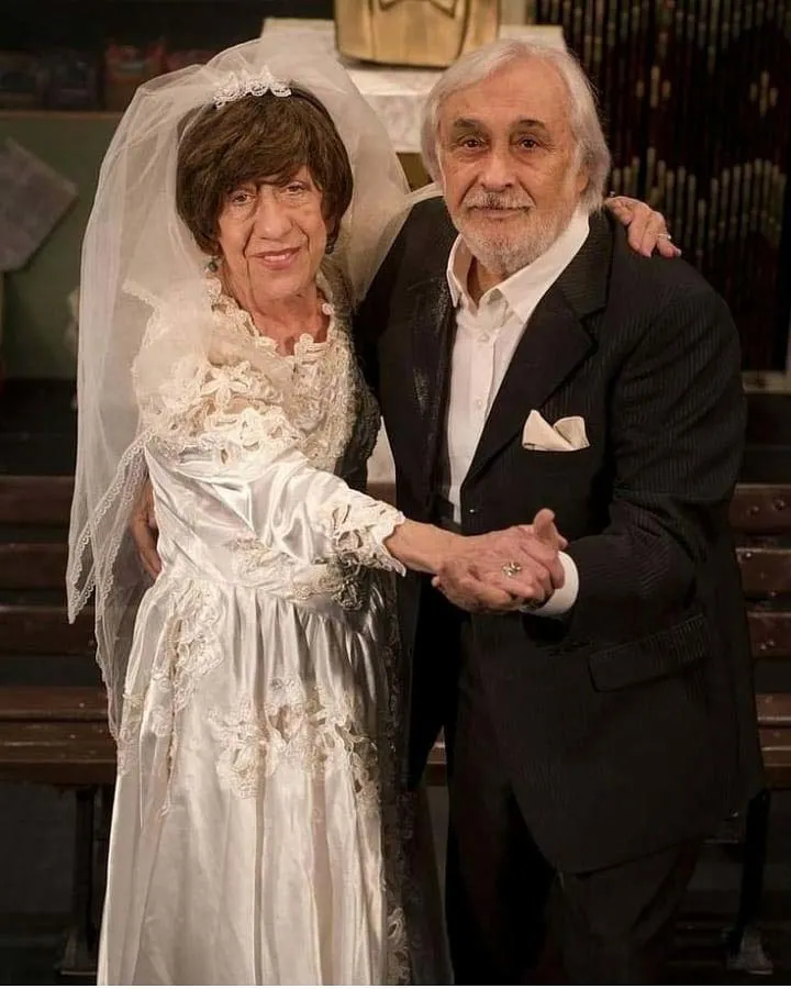 Boşansa da soyadını mezara kadar taşıdı! Ayşen Gruda’yı eski eşiyle aynı sahnede buluşturan 40 yıllık dilek... - 14