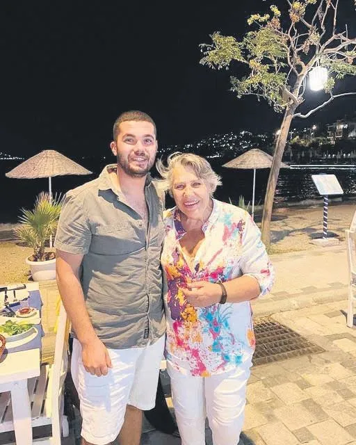 seda-sayan-ile-esi-caglar-oktene-barbie-ve-ken-benzetmesi-1686773539753.jpeg Seda Sayan ile eşi Çağlar Ökten'e Barbie ve Ken benzetmesi!-8