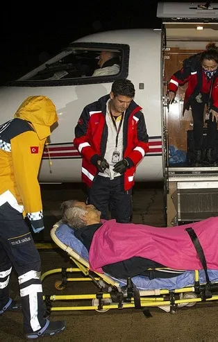 Almanya'da yeterli sağlık hizmeti alamayan Ahmet Demiray ambulans uçakla İstanbul'a getirildi
